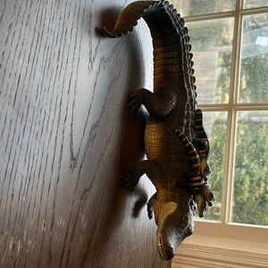 Toy alligator figure